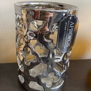 Apropos silver centerpiece decor